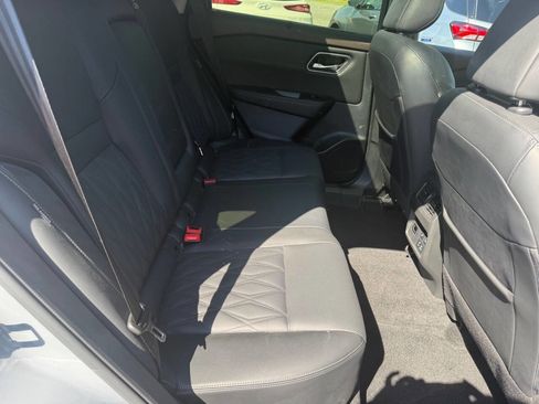 Used 2023 Nissan Rogue Platinum w/ Platinum Premium Package AWD/4WD image 12