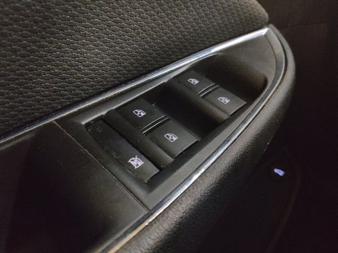 Used 2017 Chevrolet Cruze LT w/ Convenience Package FWD image 27