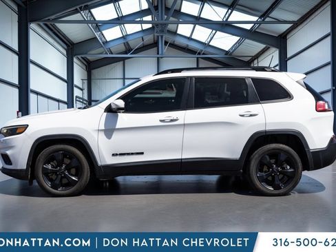 Used 2019 Jeep Cherokee Latitude Plus FWD image 3