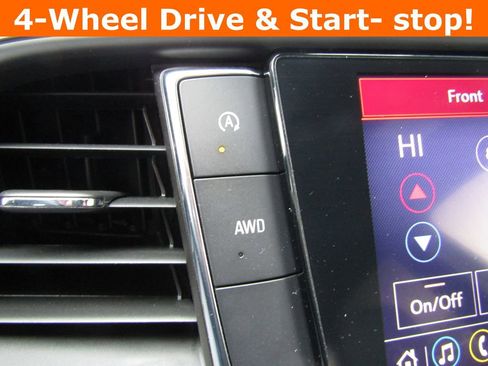 Used 2024 Buick Enclave Essence w/ Sport Touring Edition image 9