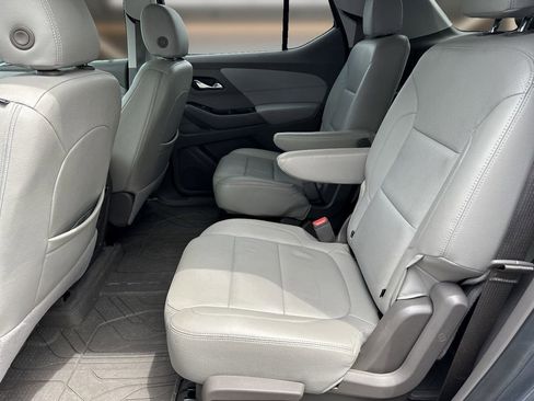 Used 2019 Chevrolet Traverse LT FWD image 14