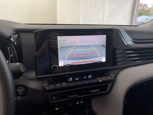 Used 2025 Toyota Camry LE w/ Convenience Package image 24