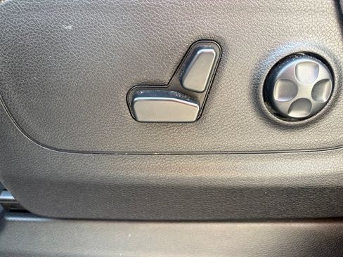 Used 2019 RAM 1500 Big Horn RWD image 14