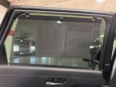 Used 2025 Nissan Pathfinder SL image 16