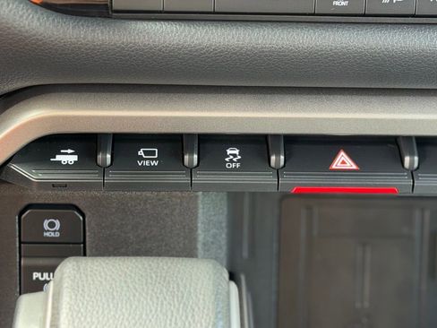 Used 2023 Toyota Tundra Limited AWD/4WD image 17