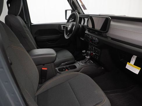 Used 2025 Jeep Wrangler Willys image 48