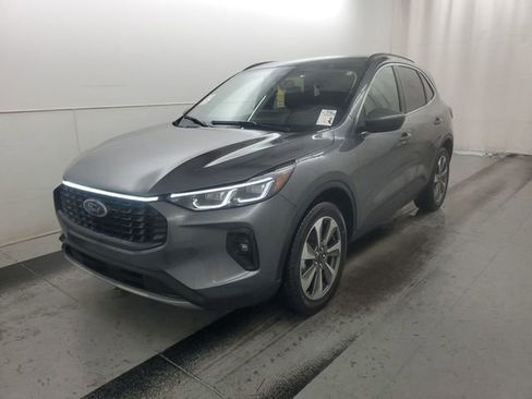 Used 2025 Ford Escape Platinum image 3