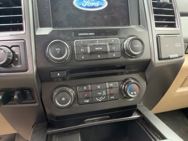 Used 2017 Ford F250 XLT w/ XLT Premium Package AWD/4WD image 9