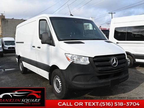 Used 2022 Mercedes-Benz Sprinter 1500 image 3