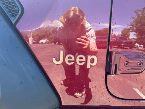 Used 2021 Jeep Gladiator Rubicon AWD/4WD image 13