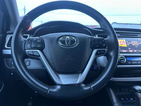 Used 2019 Toyota Highlander XLE image 13