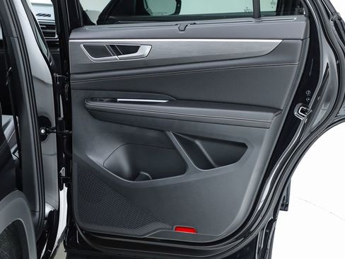 New 2026 Volkswagen Atlas Cross Sport SE image 31