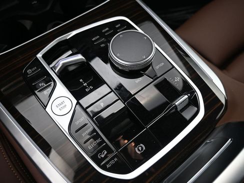 New 2026 BMW X5 xDrive50e AWD/4WD image 17