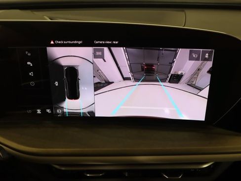 Certified 2025 Audi Q5 Prestige AWD/4WD image 18