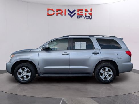 Used 2013 Toyota Sequoia SR5 image 2