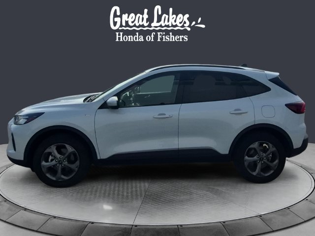 Used 2025 Ford Escape ST-Line Select AWD/4WD image 2