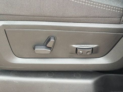 New 2026 RAM 2500 Big Horn AWD/4WD image 19