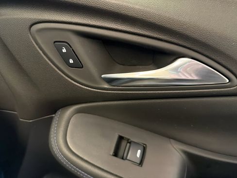 Used 2025 Buick Encore GX Sport Touring w/ Advanced Technology Package image 30