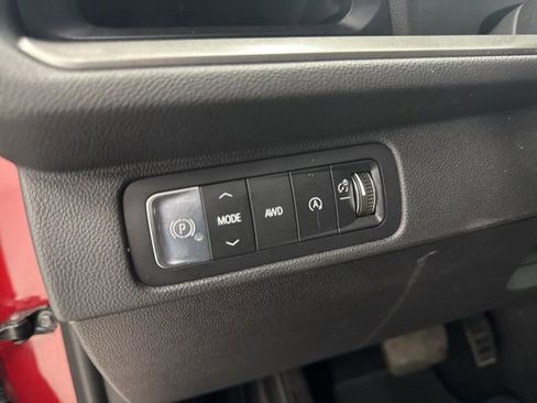 Used 2026 Chevrolet Traverse LT AWD/4WD image 11