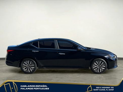 Used 2023 Nissan Altima 2.5 SV w/ SV Premium Package AWD/4WD image 7