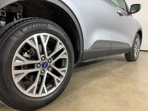 Used 2022 Ford Escape SEL image 9