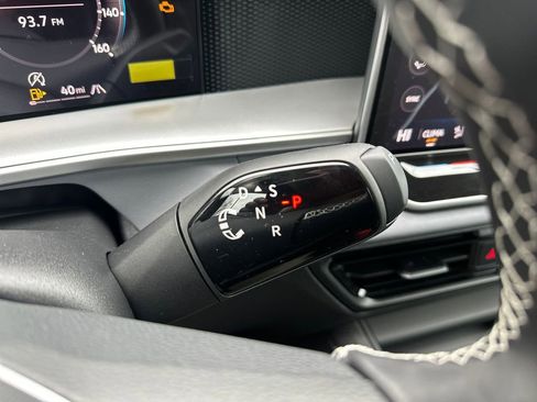 New 2026 Volkswagen Tiguan SE image 11