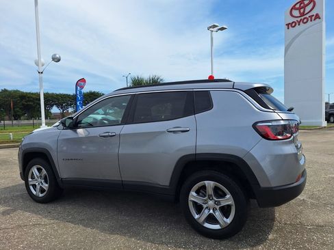 Used 2024 Jeep Compass Latitude AWD/4WD image 7
