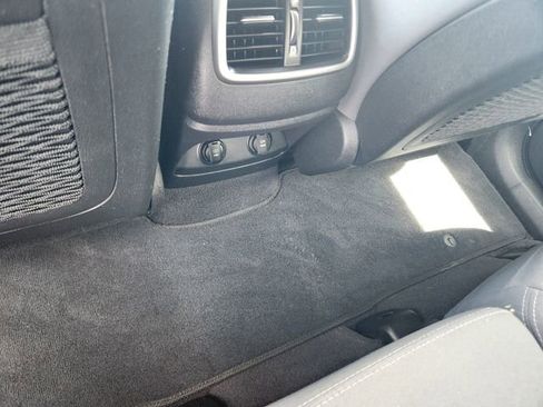 Used 2017 Kia Sorento FWD image 9