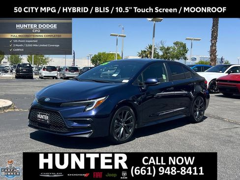 Used 2025 Toyota Corolla SE w/ SE Premium Package FWD image 2