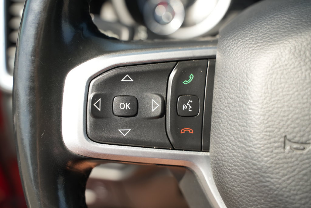 Used 2020 RAM 1500 4x4 Crew Cab image 34