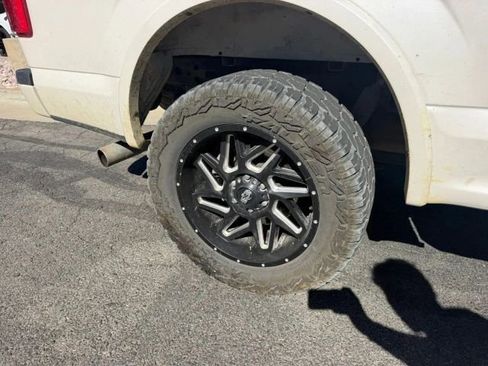Used 2018 Ford F150 Platinum w/ Equipment Group 701A Luxury AWD/4WD image 12