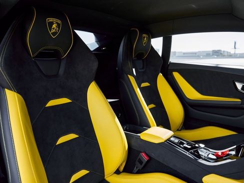 Used 2023 Lamborghini Huracan Tecnica image 46