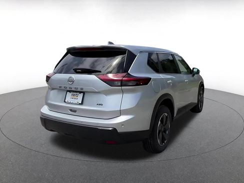 Used 2025 Nissan Rogue SV AWD/4WD image 15