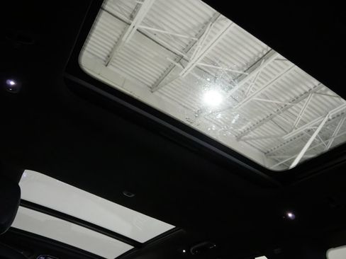 Used 2023 Jeep Grand Wagoneer L Series II AWD/4WD image 4
