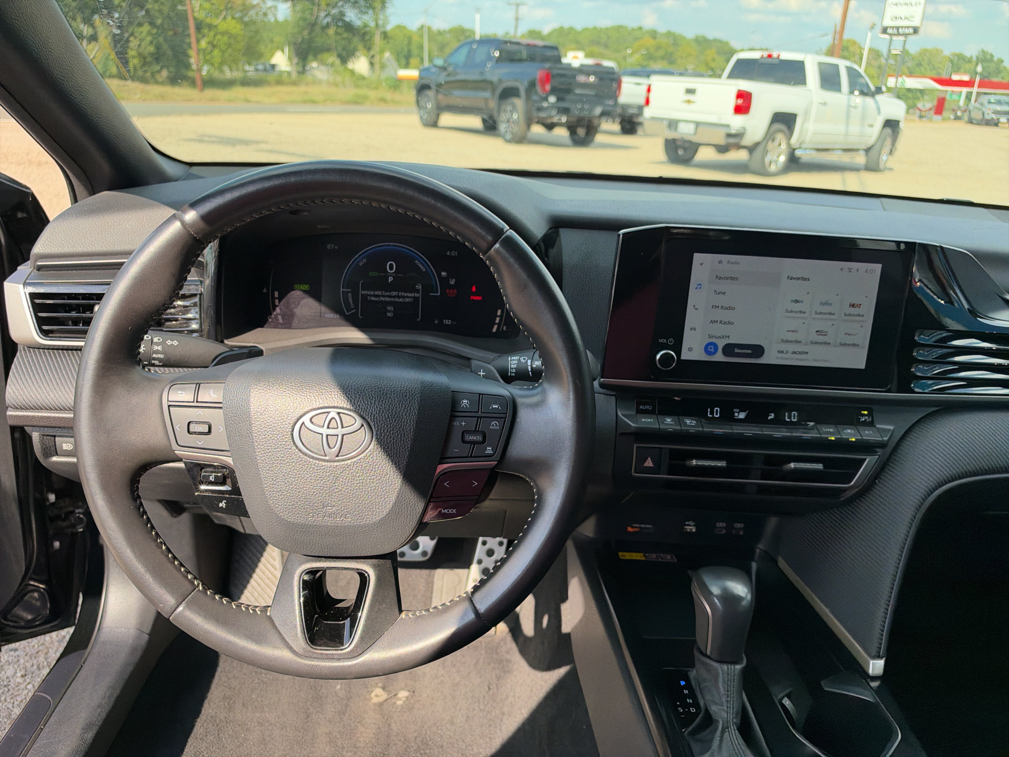 Used 2025 Toyota Camry SE FWD image 21
