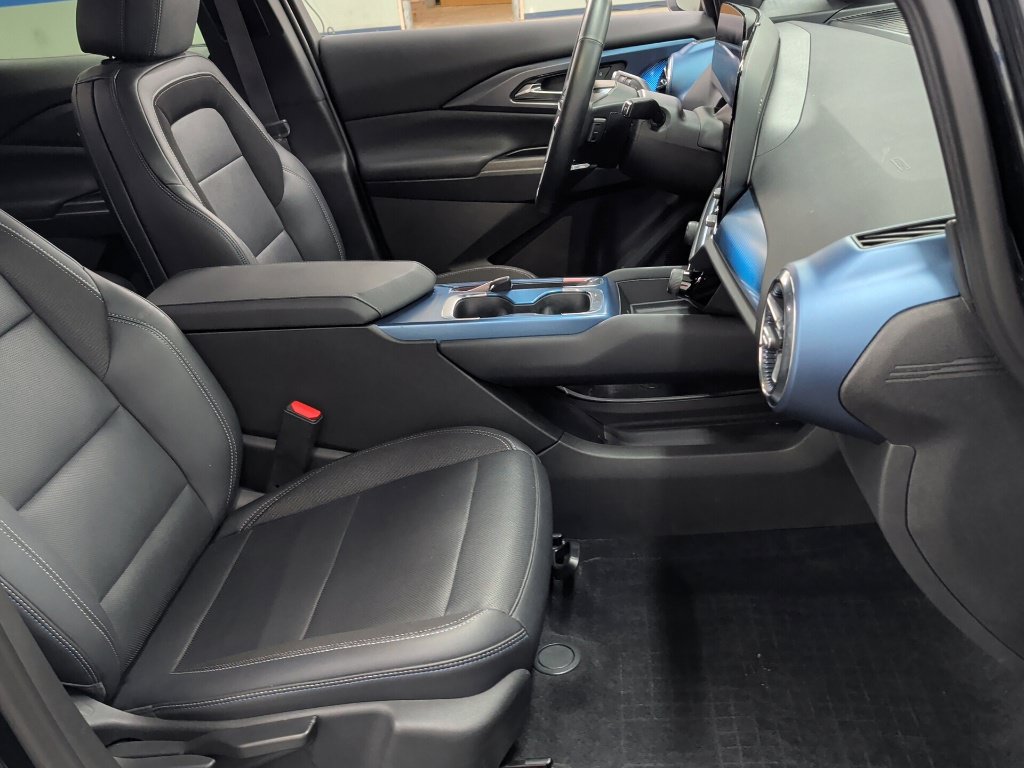 Used 2024 Chevrolet Equinox EV LT FWD image 30