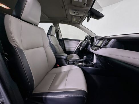 Used 2018 Toyota RAV4 Limited image 32