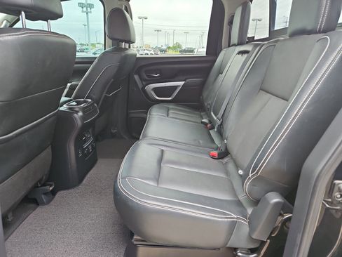 Used 2019 Nissan Titan PRO-4X w/ Pro-4x Convenience Package AWD/4WD image 19