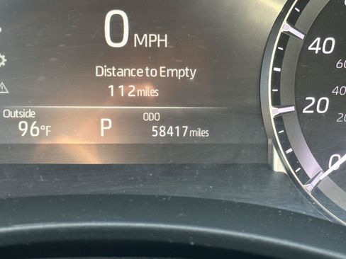 Used 2024 Toyota Highlander XLE AWD/4WD image 14