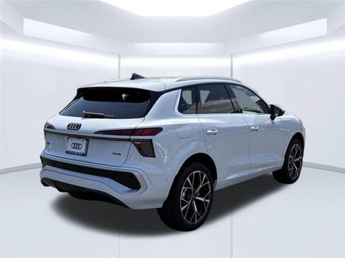 New 2026 Audi Q3 quattro 2.0T AWD/4WD image 8