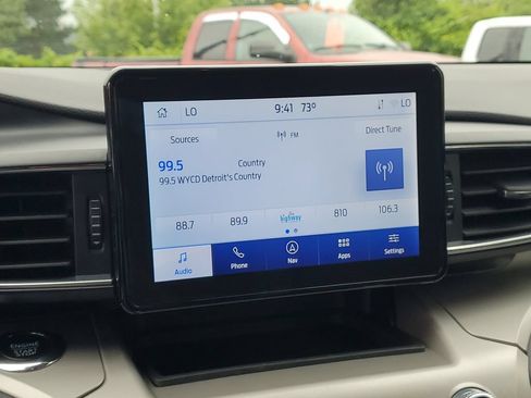Certified 2022 Ford Explorer XLT w/ Equipment Group 202A AWD/4WD image 28