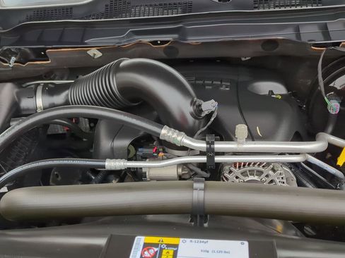 Used 2018 RAM 1500 Laramie w/ Convenience Group AWD/4WD image 7