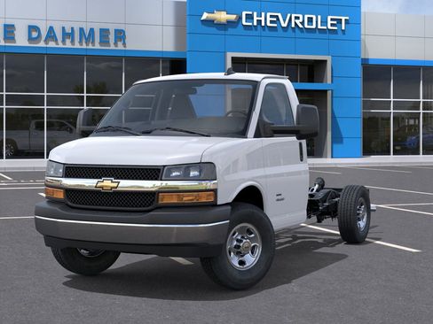 New 2025 Chevrolet Express 3500 w/ Power Convenience Package RWD image 6