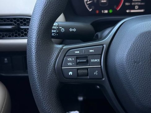 Certified 2025 Honda HR-V LX image 29