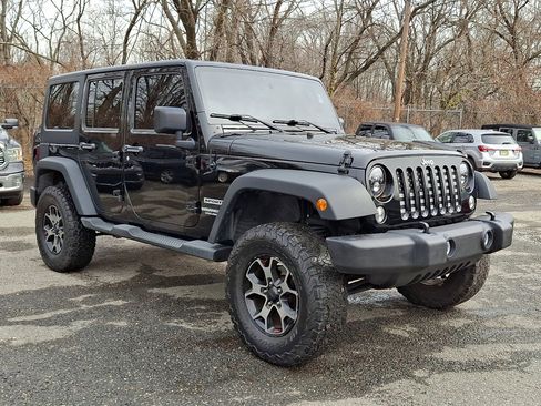Used 2012 Jeep Wrangler Unlimited Sport image 7