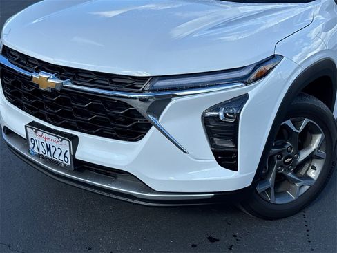 Used 2026 Chevrolet Trax LT w/ Driver Confidence Package image 3