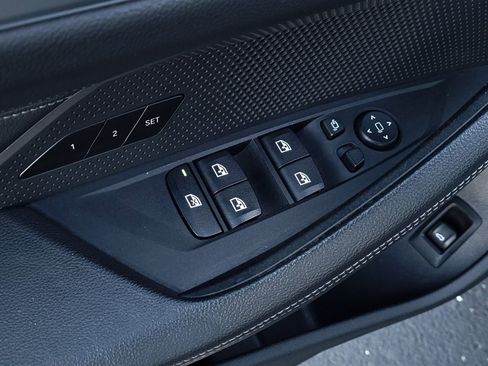 Used 2024 BMW i4 xDrive40i image 10