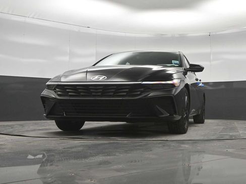 New 2026 Hyundai Elantra SEL Sport FWD image 37