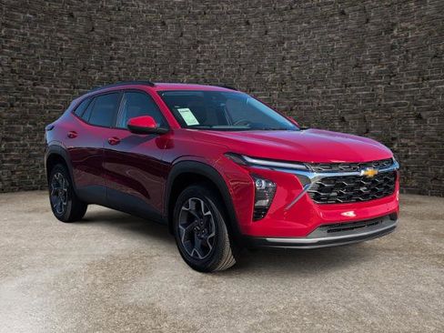 New 2026 Chevrolet Trax LT w/ Driver Confidence Package image 2