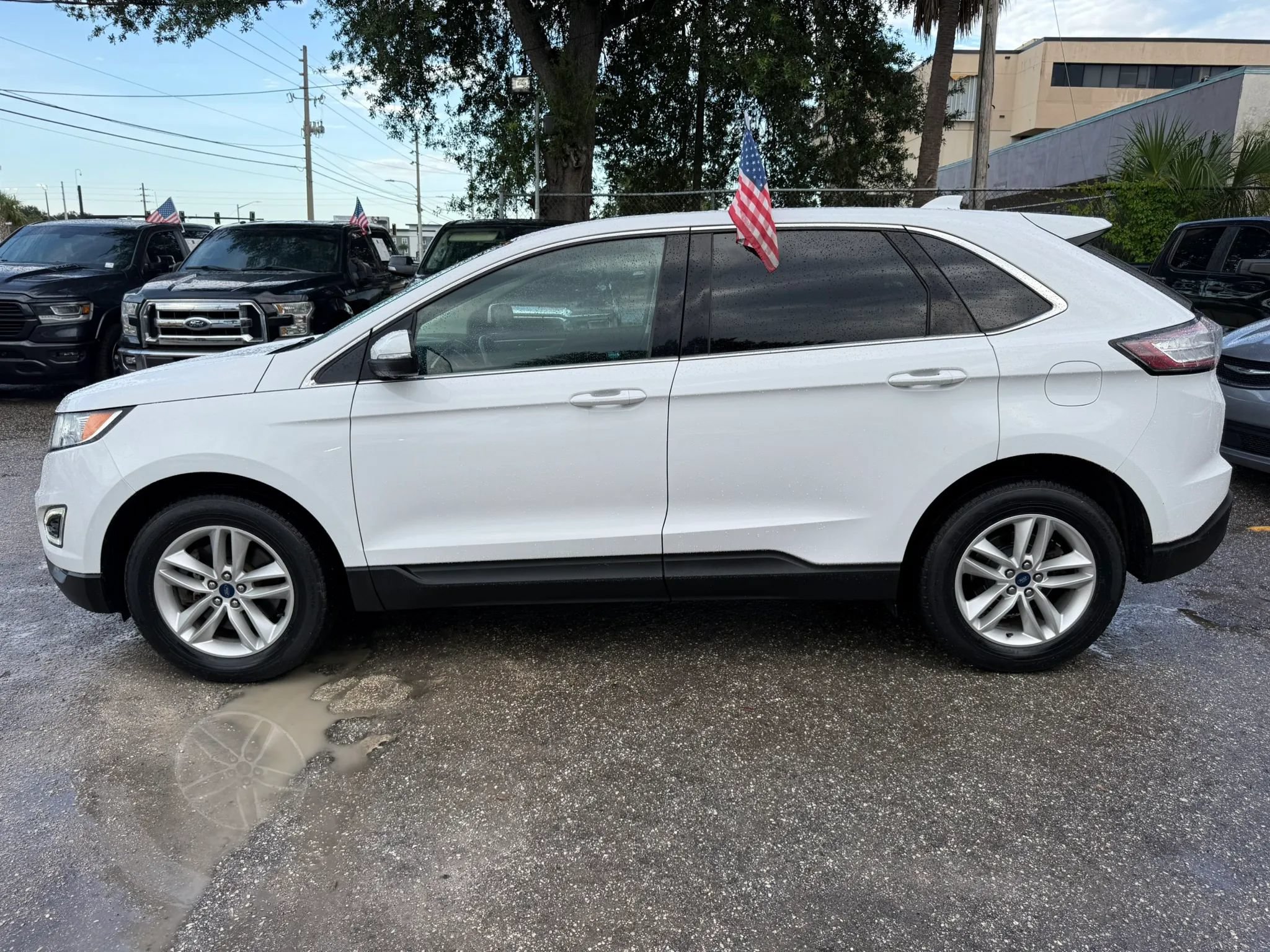 Used 2017 Ford Edge SEL AWD/4WD image 4